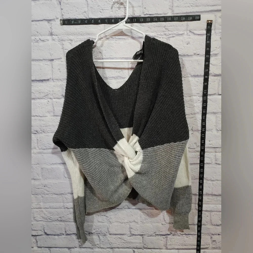 Polly & Esther color block twisted knot front sweater Size XL